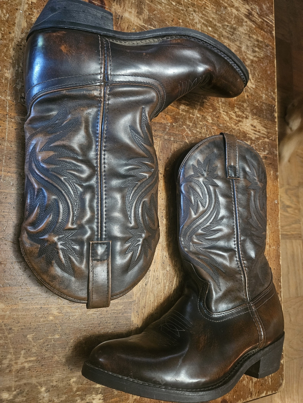Laredo "Paris" western boot (Style #4214).